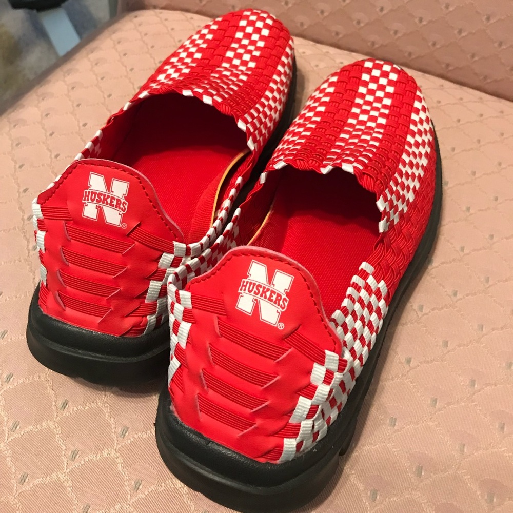 EUC Happy Feet Nebraska Cornhuskers Woven Shoes